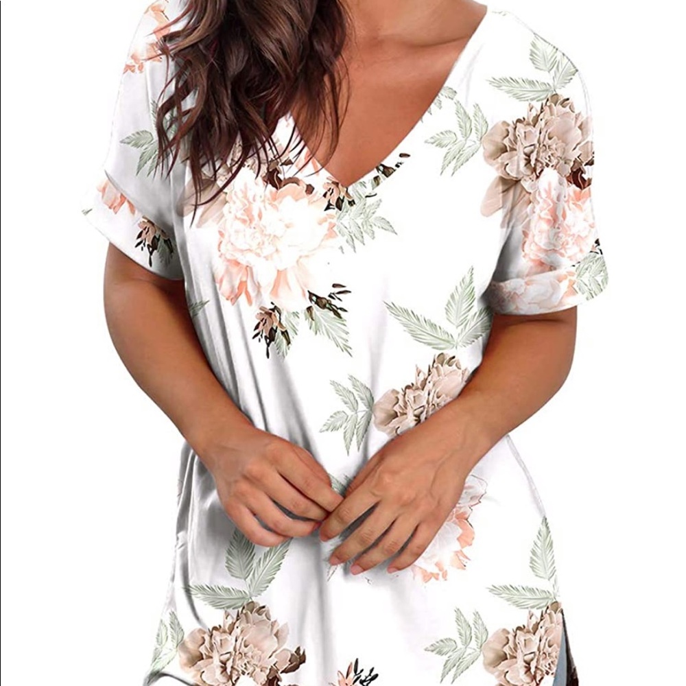 New, unopened floral v-neck shirt XXL